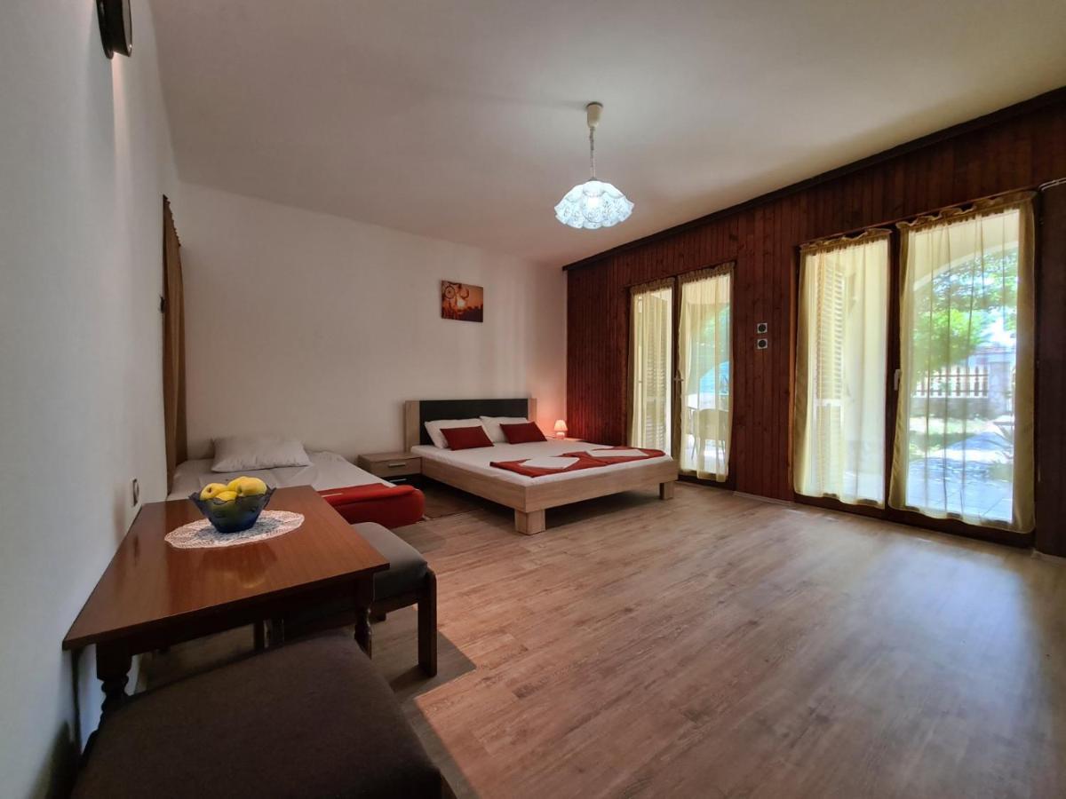 Apartments Zlatko 1397 Štinjan Esterno foto