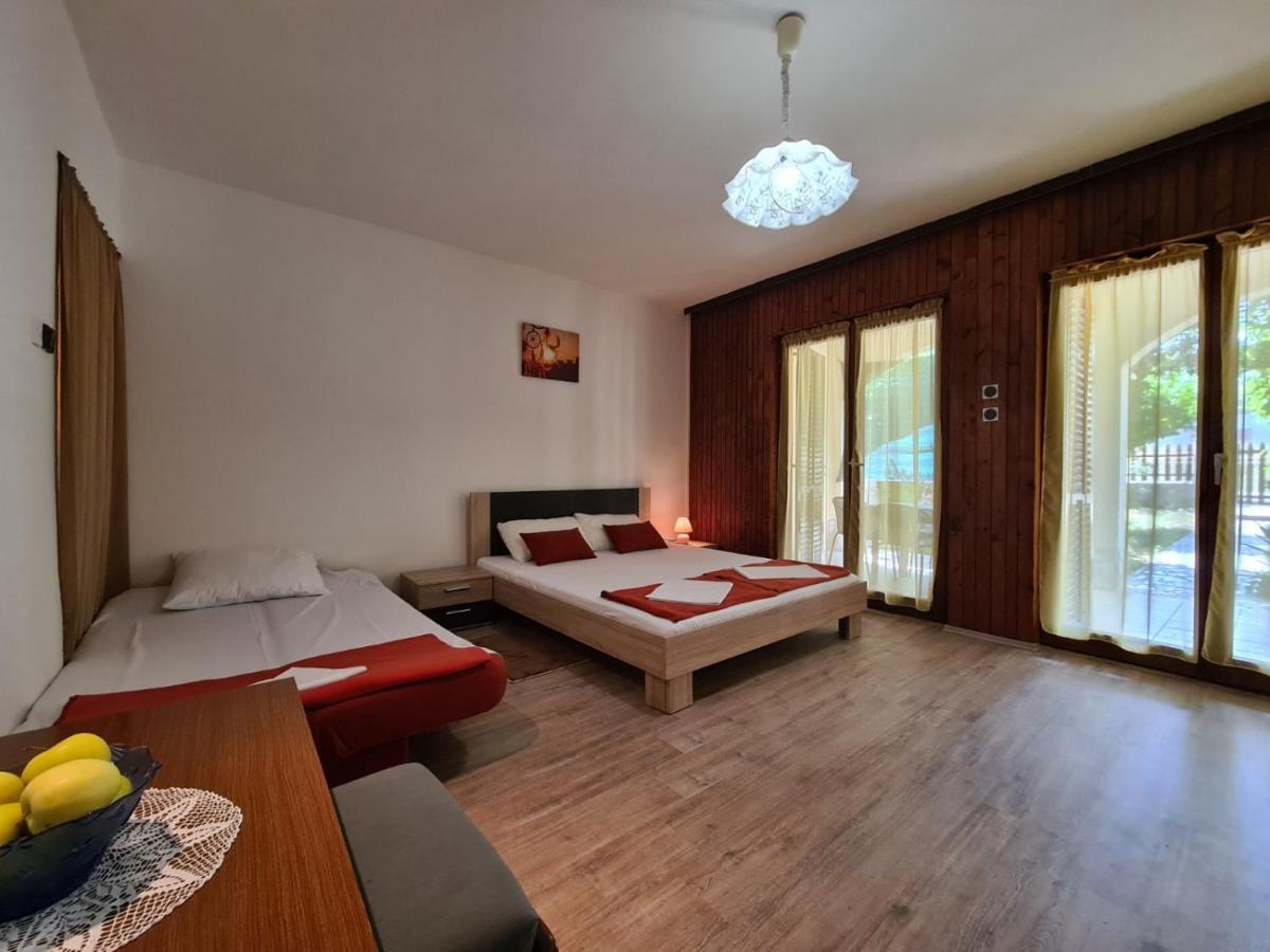 Apartments Zlatko 1397 Štinjan Esterno foto